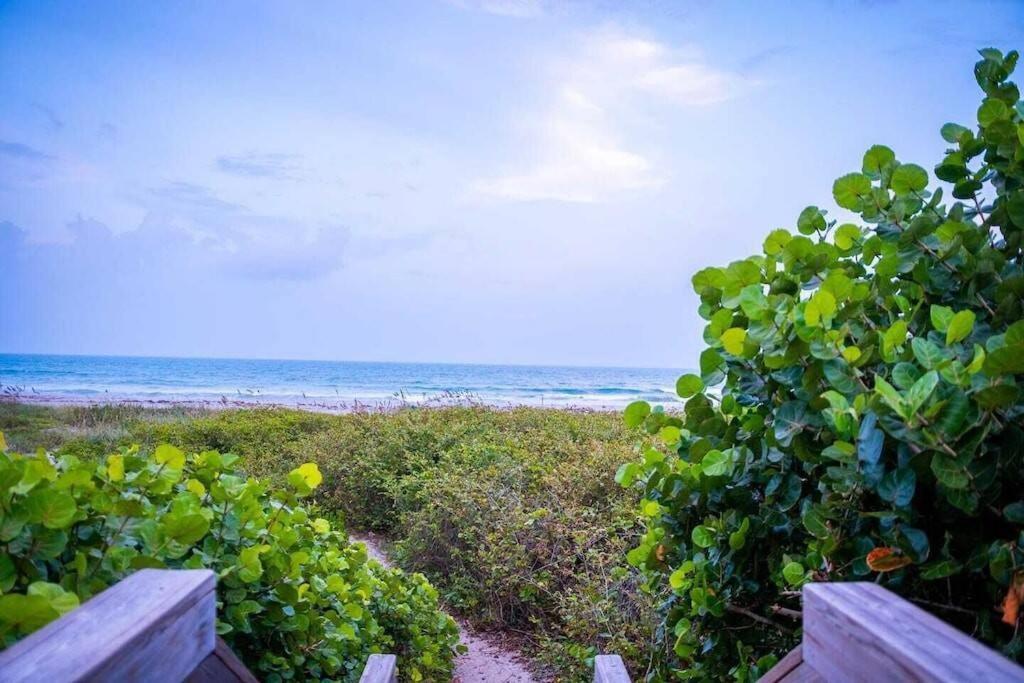 Beach House W/Putting Green/Game Rm/Rooftop Deck Cocoa Beach Zewnętrze zdjęcie